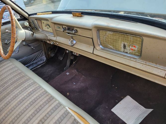 Unknown-Wagoneer-1965-Gold