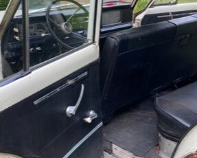 Unknown-Wagoneer-1968-WhiteRed-Black-Vinyl-6