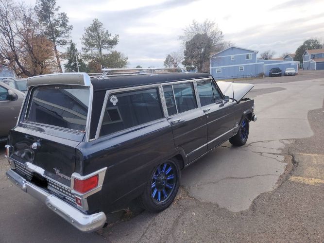 Unknown-Wagoneer-1972-Blue-1