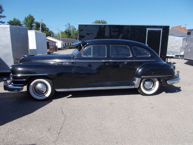 Unknown-Windsor-1947-Black-Red-11