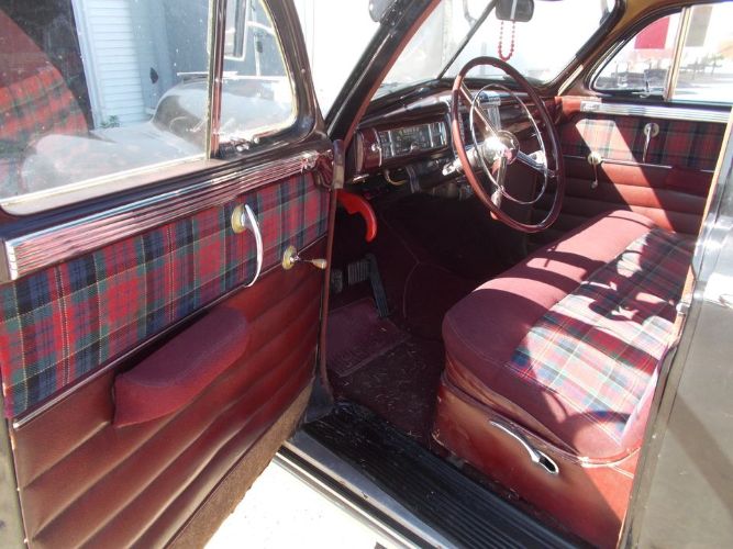 Unknown-Windsor-1947-Black-Red-15