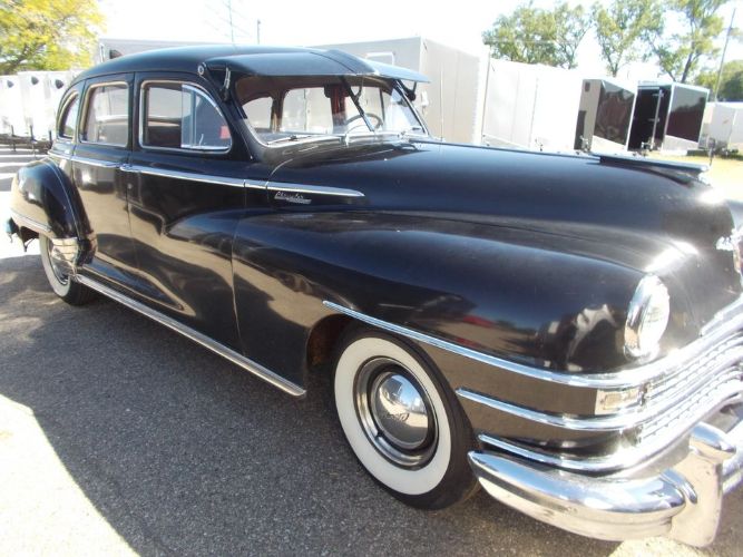 Unknown-Windsor-1947-Black-Red-8