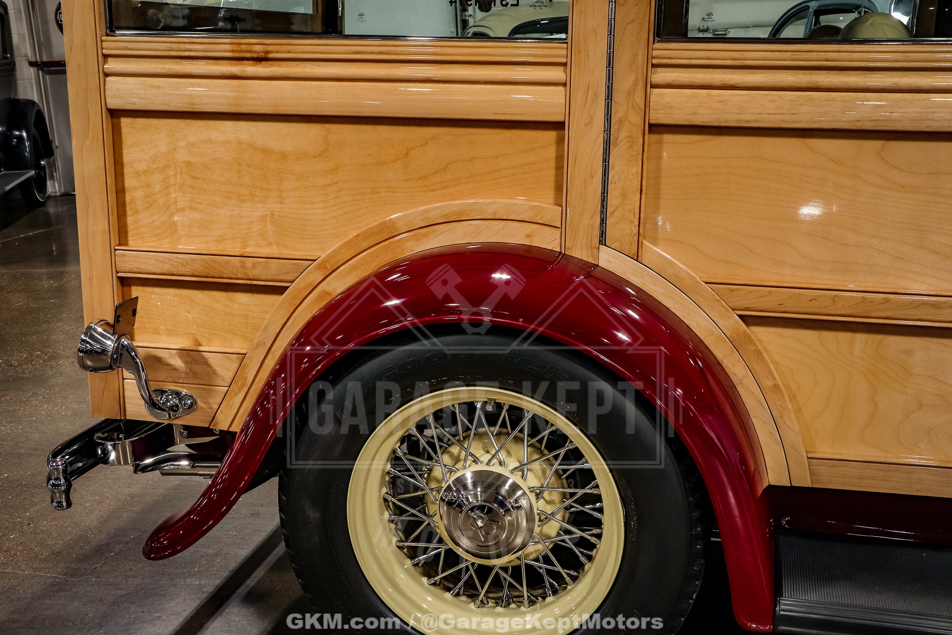Unknown-Woody-1932-BurgundyMaroon-BeigeTan-47