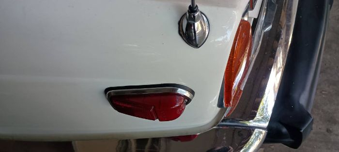 Unknown-Xj6-1974-White-22