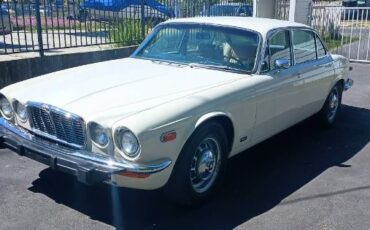 Unknown-Xj6-1974-White