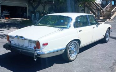 Unknown-Xj6-1974-White-4