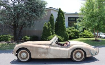 Unknown-Xk120-1950-Ivory-Red-3