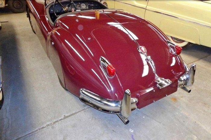 Unknown-Xk140-1955-MaroonBlack-Top-Black-Leather-1