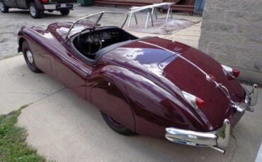 Unknown-Xk140-1955-MaroonBlack-Top-Black-Leather-12
