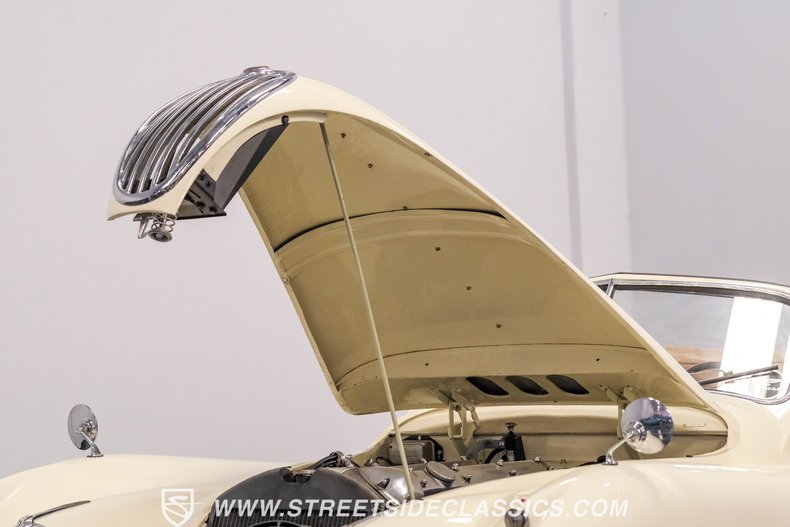 Unknown-Xk140-1956-Old-English-White-Tan-31