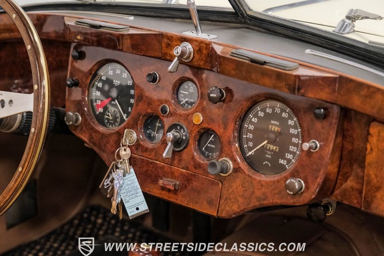 Unknown-Xk140-1956-Old-English-White-Tan-38