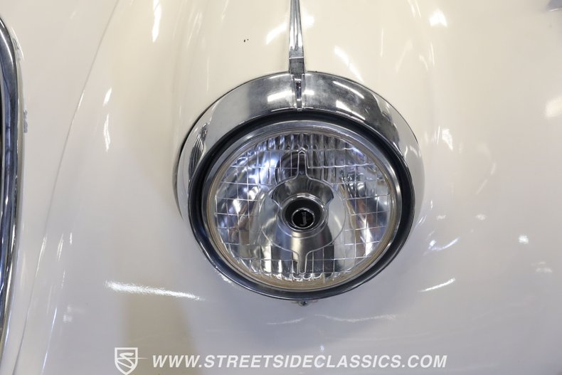 Unknown-Xk140-1956-White-Blue-20
