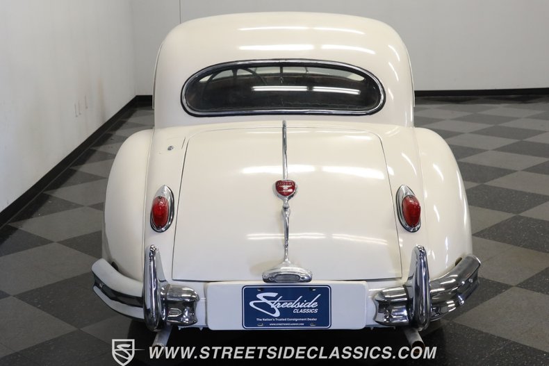 Unknown-Xk140-1956-White-Blue-24