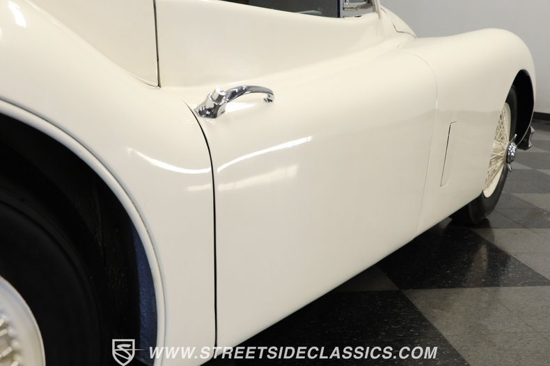 Unknown-Xk140-1956-White-Blue-29