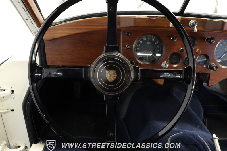 Unknown-Xk140-1956-White-Blue-38