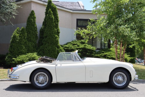 Unknown-Xk150-1961-White-Black-1