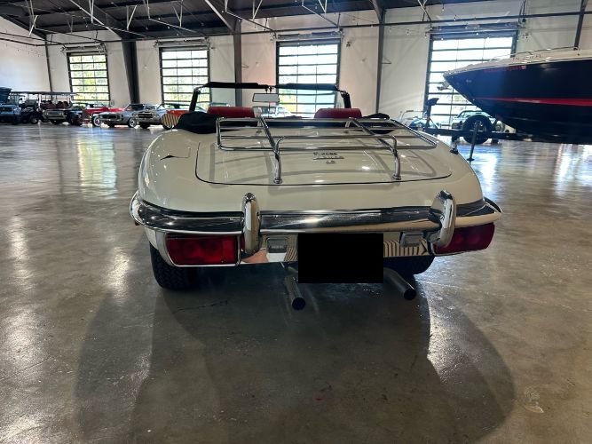 Unknown-Xke-1971-White-Red-Leather-2