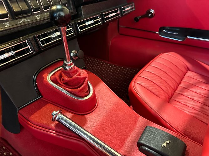 Unknown-Xke-1971-White-Red-Leather-9