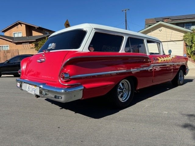 Unknown-Yeoman-1958-red-and-white-gray-18