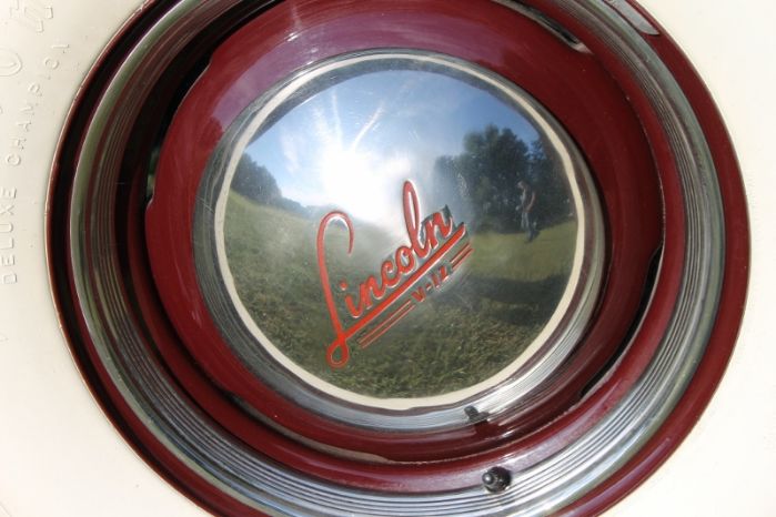 Unknown-Zephyr-1941-Burgundy-Gray-2