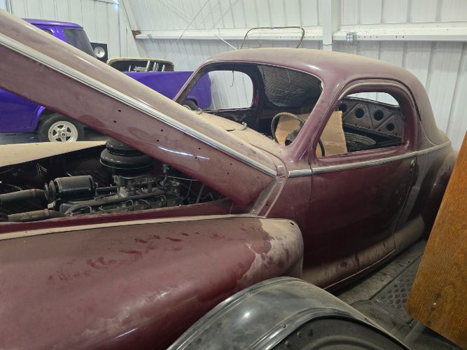 Unknown-Zephyr-1942-Burgundy-Gray-7