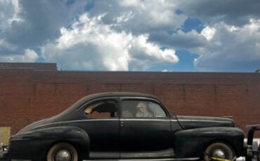 Unknown-Zephyr-1947-Black-Beige