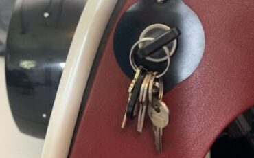 Vanderhall-Other-1980-White-Cranberry-Leather-1