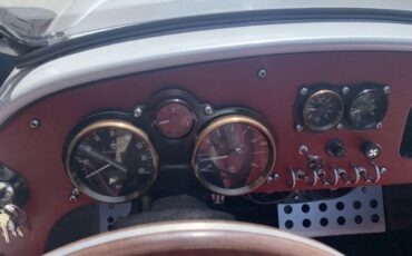 Vanderhall-Other-1980-White-Cranberry-Leather-6
