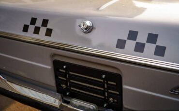 Volga-GAZ-M24-1976-Sedan-25