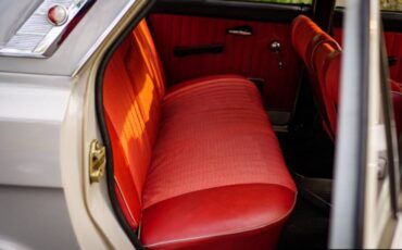 Volga-GAZ-M24-1976-Sedan-35