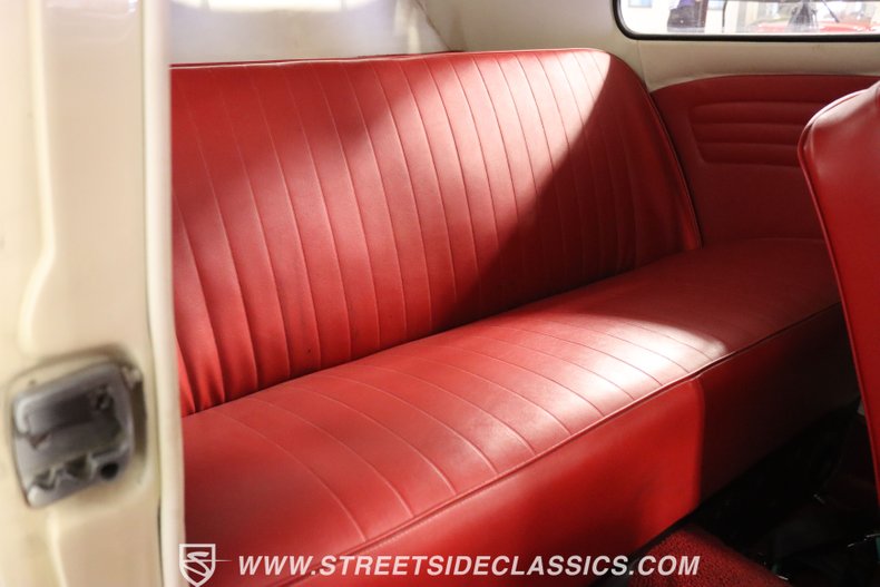 Volkswagen-Beetle-1957-Cream-Red-46