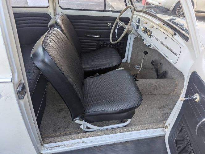 Volkswagen-Beetle-1961-White-1