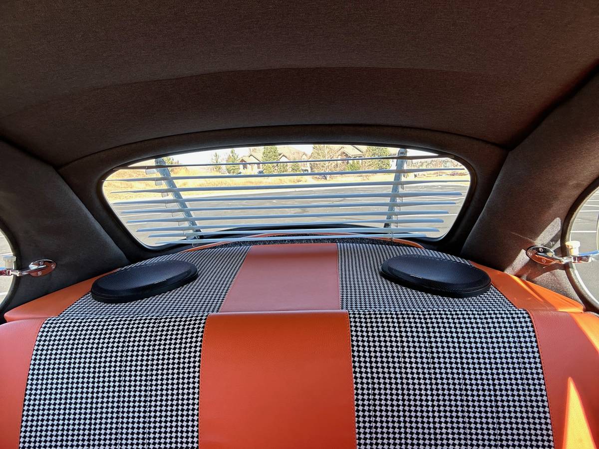 Volkswagen-Beetle-1965-custom-13
