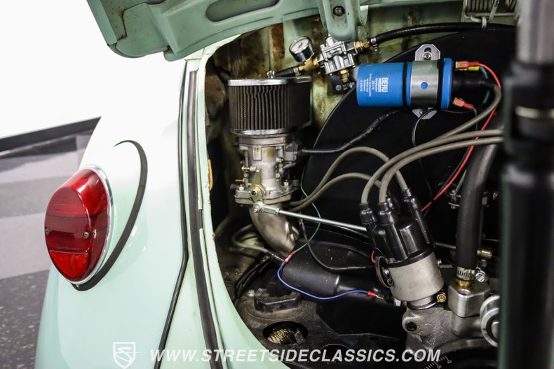 Volkswagen-Beetle-1966-Seafoam-Green-Black-15