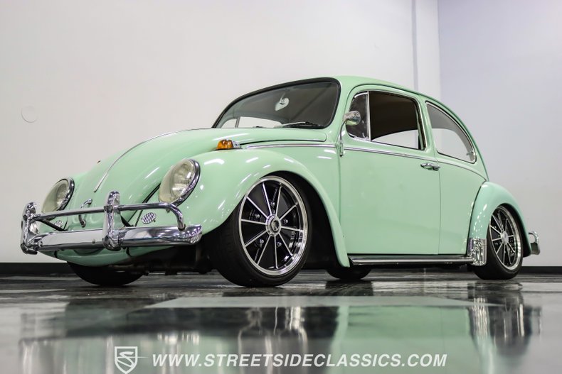Volkswagen-Beetle-1966-Seafoam-Green-Black-33