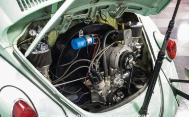 Volkswagen-Beetle-1966-Seafoam-Green-Black-36