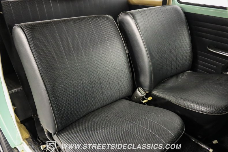 Volkswagen-Beetle-1966-Seafoam-Green-Black-48