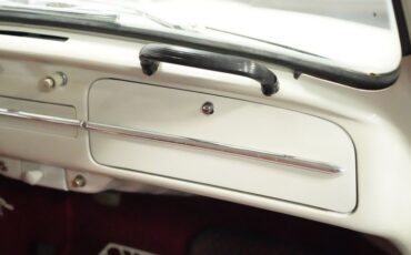 Volkswagen-Beetle-1966-White-Sand-Burgundy-3