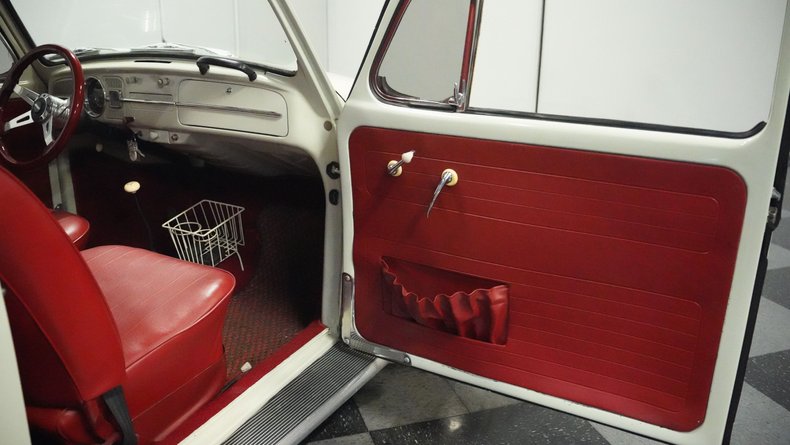 Volkswagen-Beetle-1966-White-Sand-Burgundy-5
