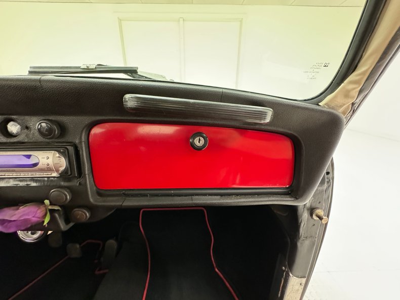 Volkswagen-Beetle-1968-Flat-Black-Black-38