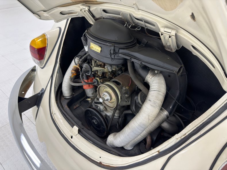 Volkswagen-Beetle-1968-Ivory-Black-3