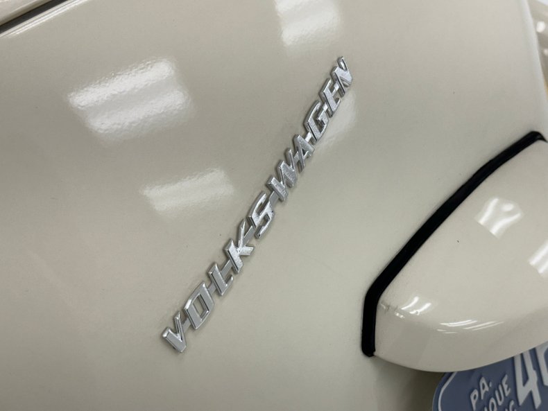 Volkswagen-Beetle-1968-Ivory-Black-44