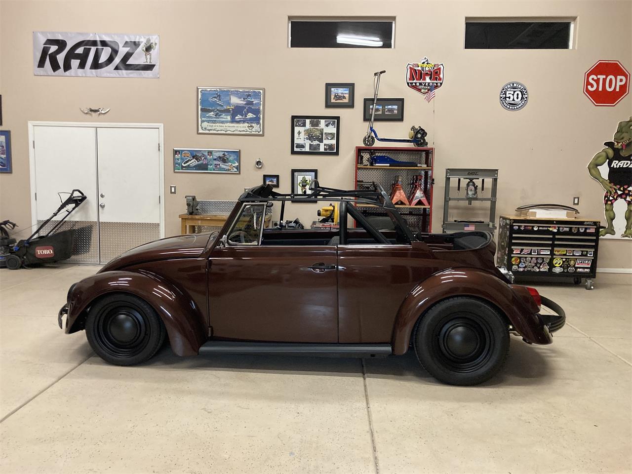 Volkswagen-Beetle-1970-ROOTBEER-BROWN-AVANTE-BLACK-21
