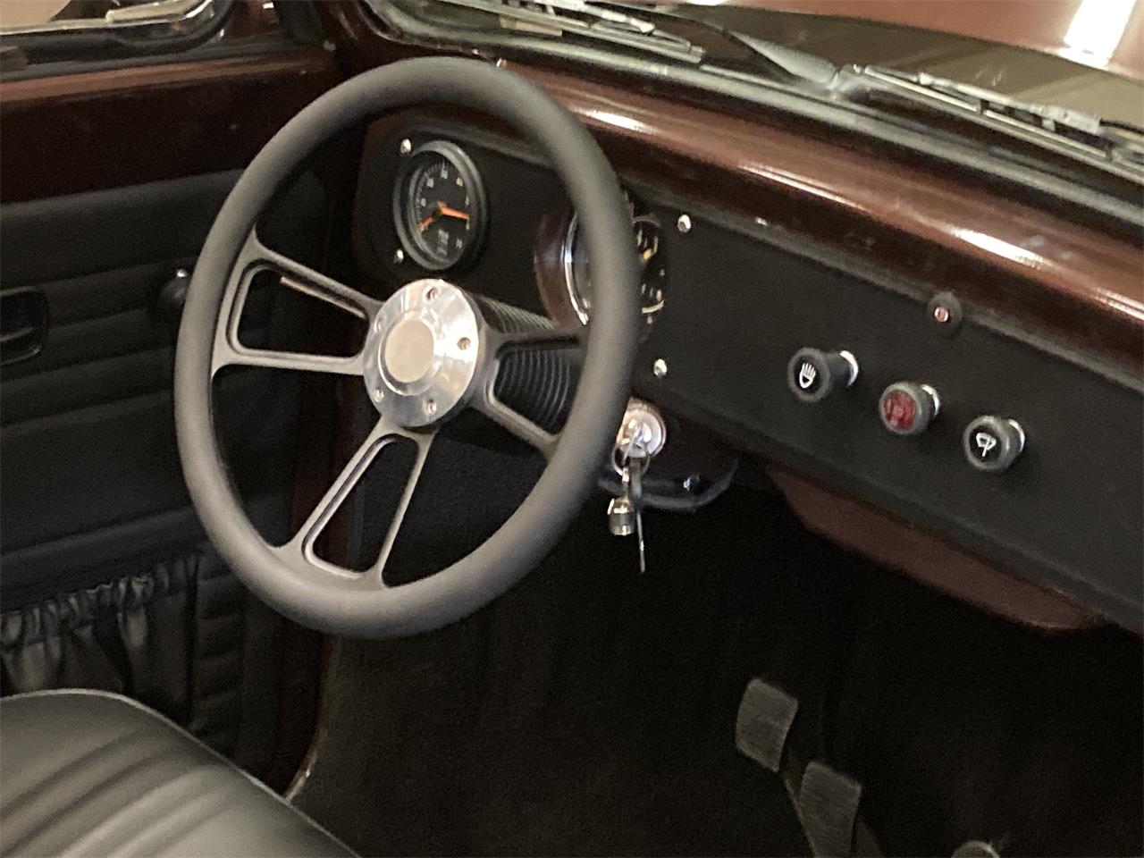 Volkswagen-Beetle-1970-ROOTBEER-BROWN-AVANTE-BLACK-36