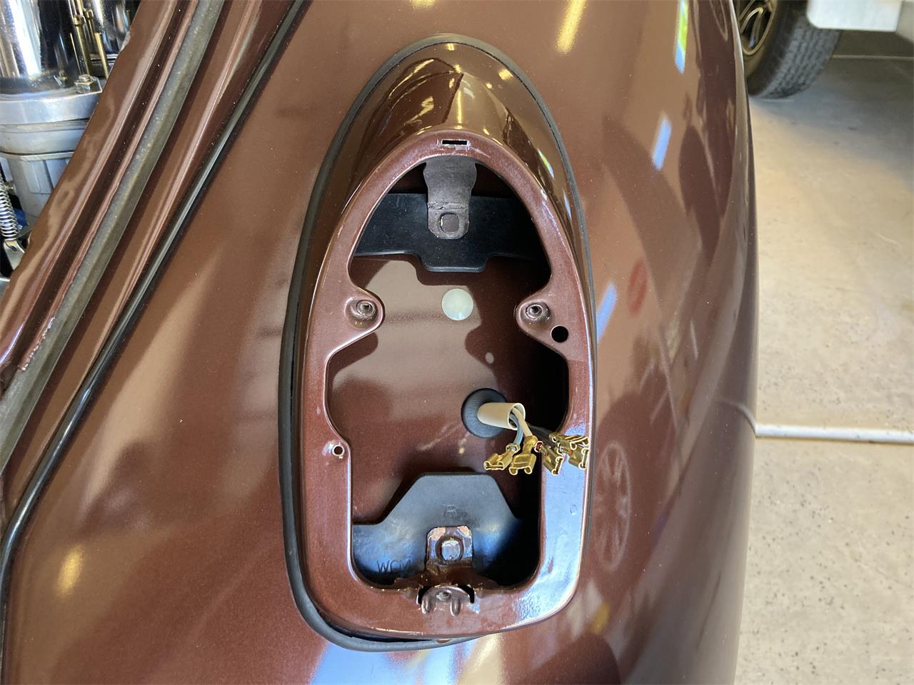 Volkswagen-Beetle-1970-ROOTBEER-BROWN-AVANTE-BLACK-43
