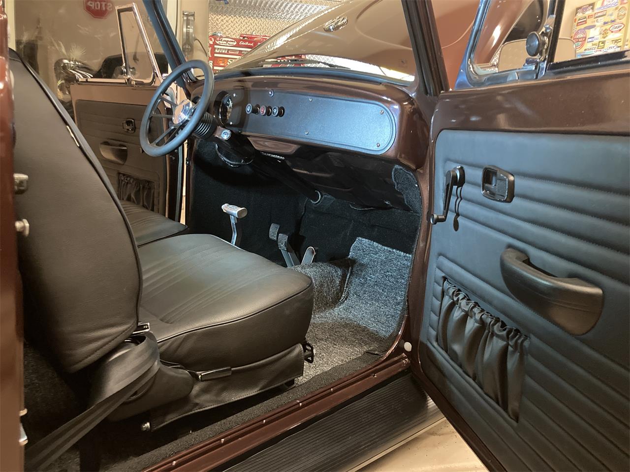 Volkswagen-Beetle-1970-ROOTBEER-BROWN-AVANTE-BLACK-44
