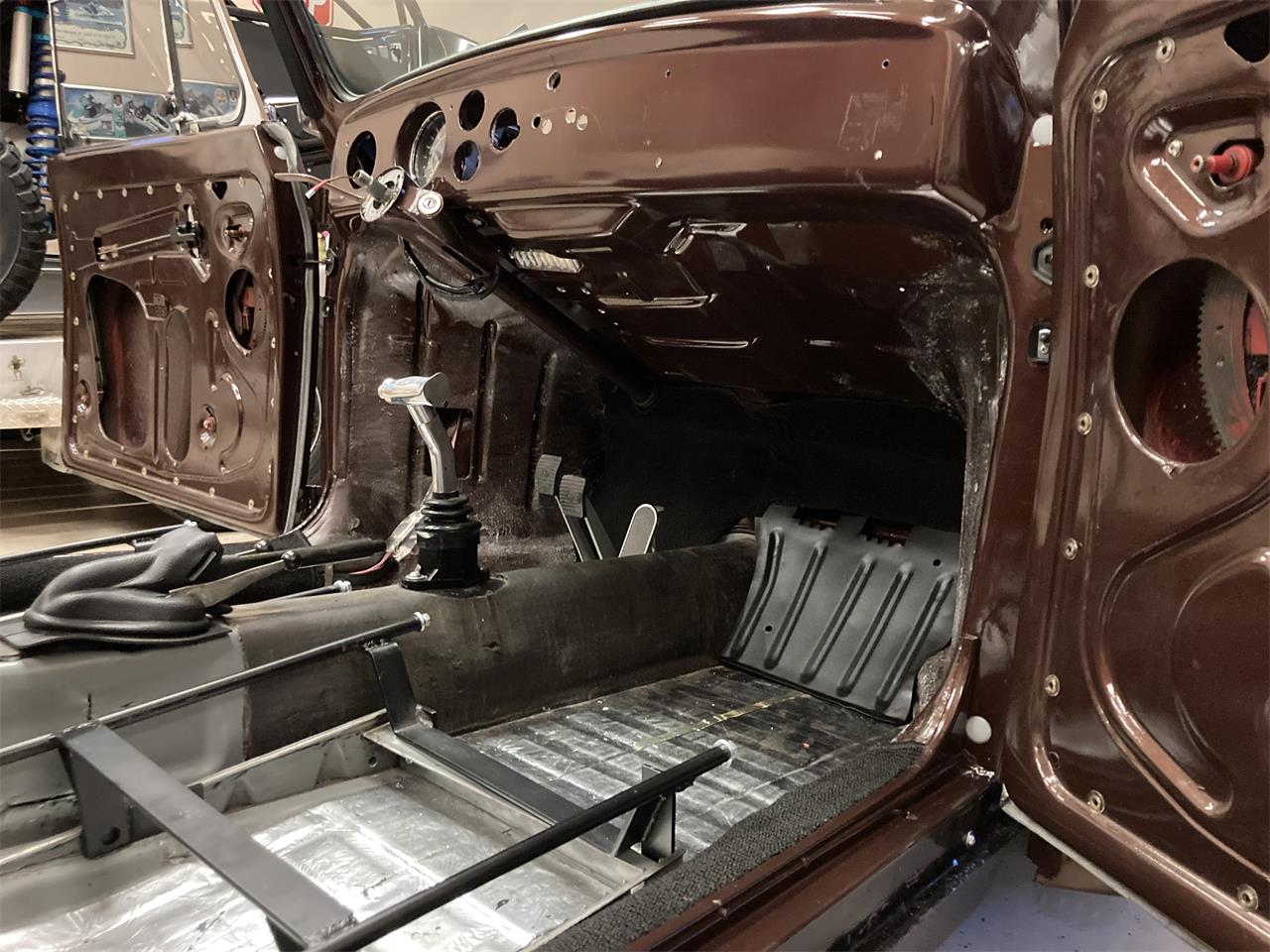Volkswagen-Beetle-1970-ROOTBEER-BROWN-AVANTE-BLACK-6