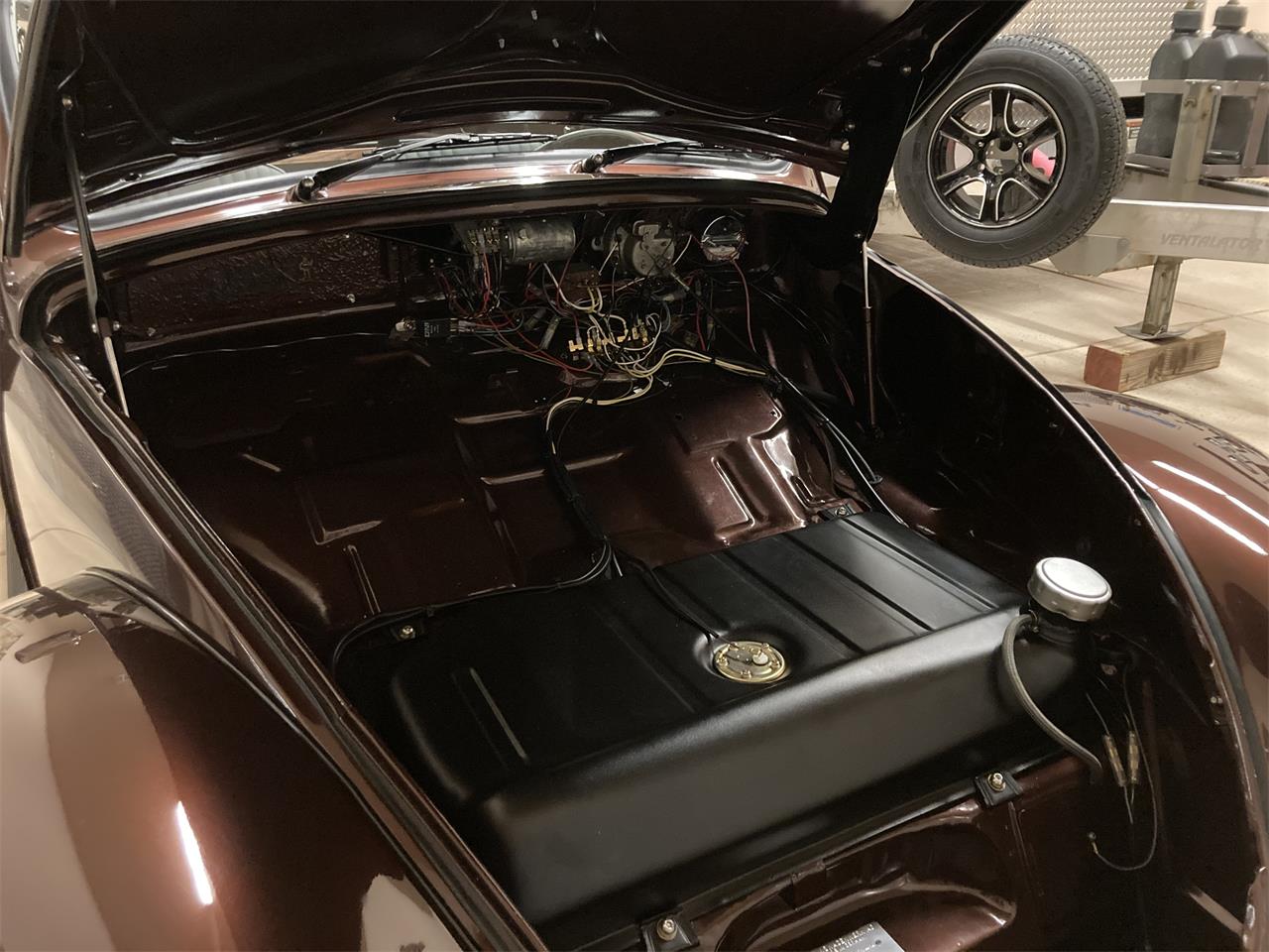 Volkswagen-Beetle-1970-ROOTBEER-BROWN-AVANTE-BLACK-9