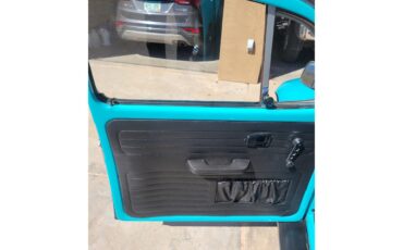 Volkswagen-Beetle-1973-Turquois-Black-11