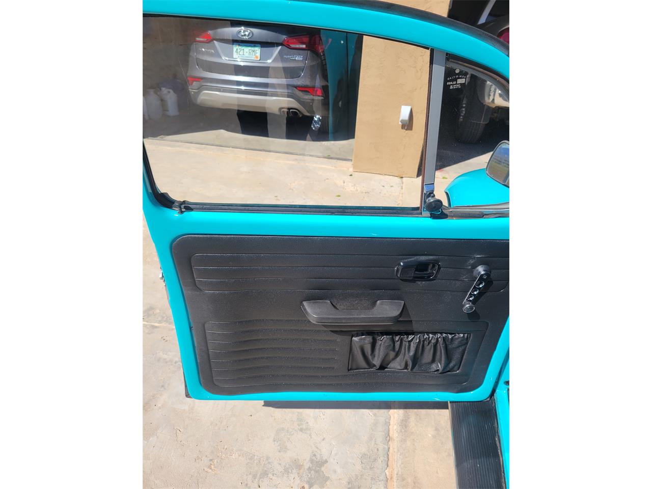 Volkswagen-Beetle-1973-Turquois-Black-11